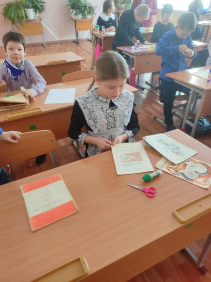 "Орленок - доброволец".